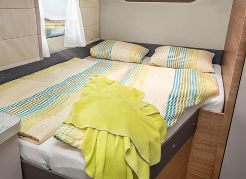 Innenansicht Wohnmobil / Reisemobil komfort für zwei Personen Innenansicht Wohnmobil / Reisemobil komfort für zwei Personen